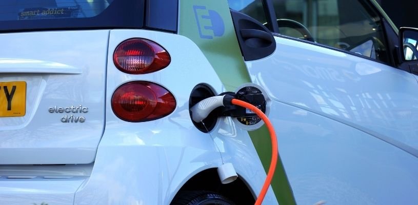How Much Does It Cost to Charge Electric Cars?
